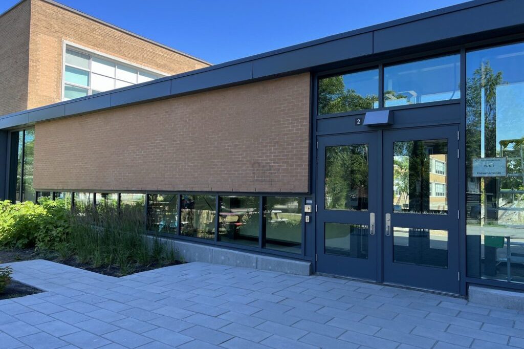 Yielding-restrained-brace-YRB-with-seismic-brake-in-public-school-seismic-retrofit-4-1024x768